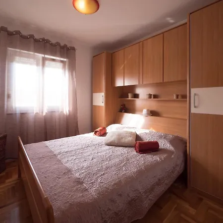 Apartment Carmen *